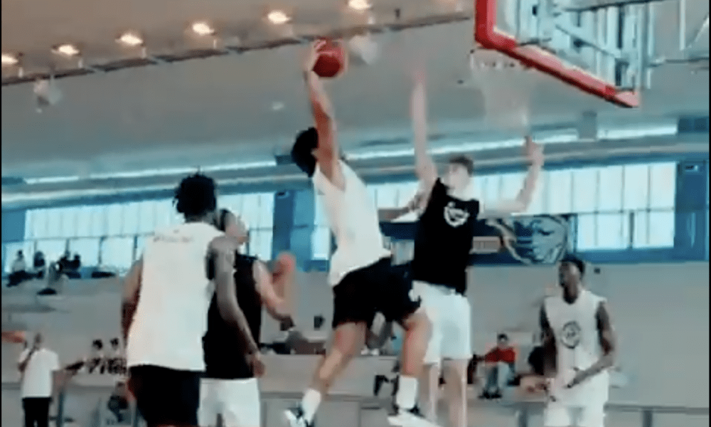 Roman Siulepa out of Australia is an ultra-talented prospect who competed at an NBL Next Stars practice last week.